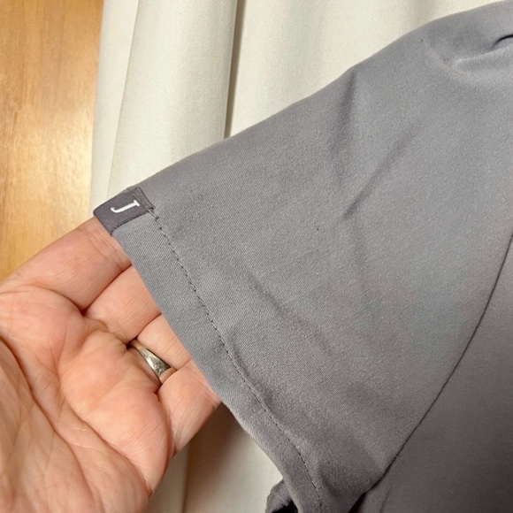 Jaanuu Gray Gold Zip Scrub Top Size XS - Picture 6 of 12